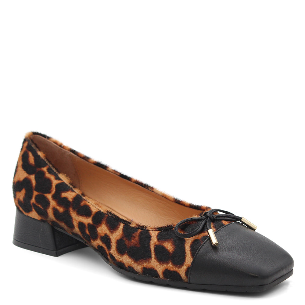 Django & Juliette Sayaki Women's Low Heel