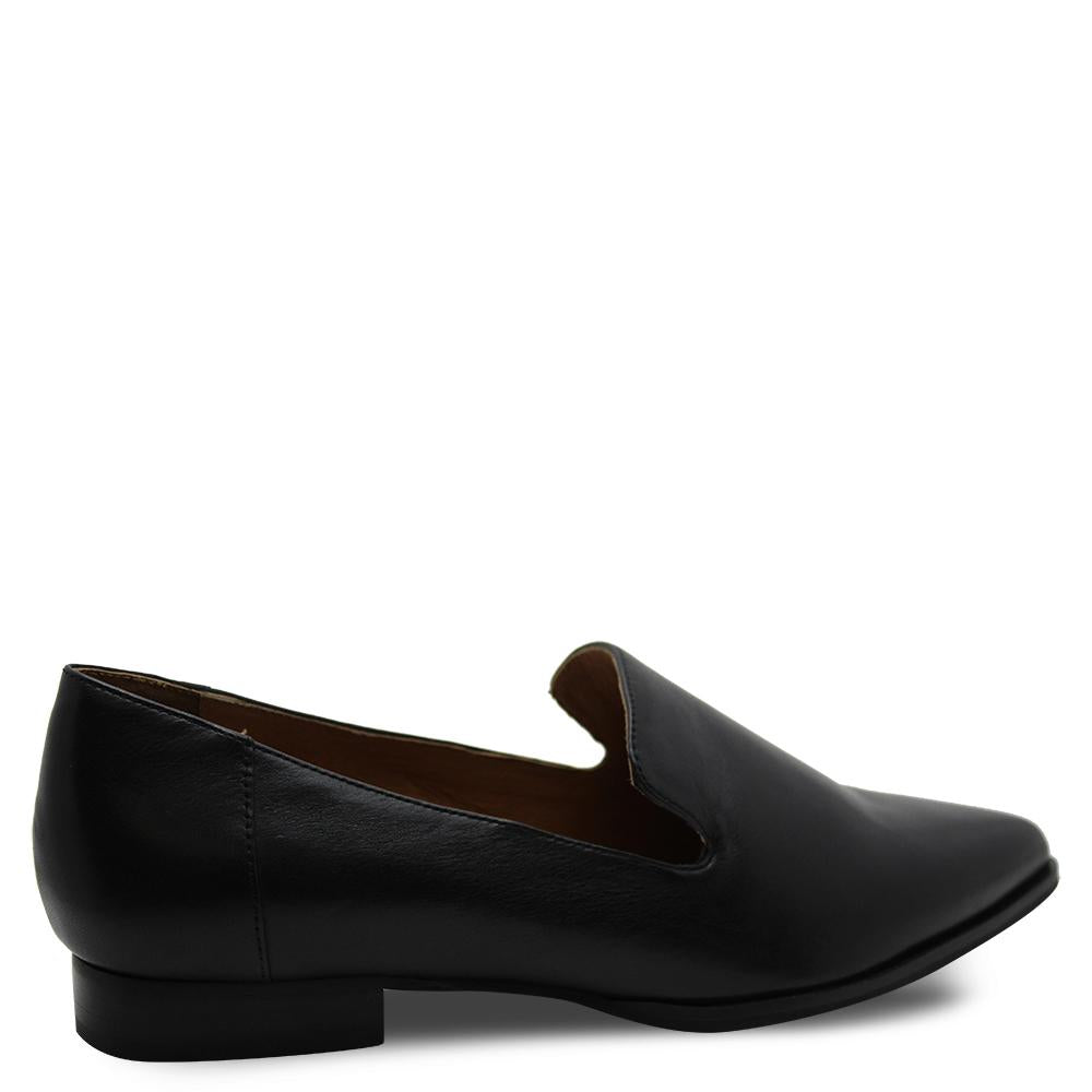 Eos Emil Womens Black Flat