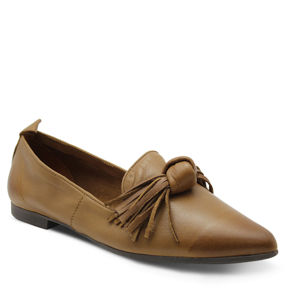Bueno Bestie Women's Flat Cuero Shoe