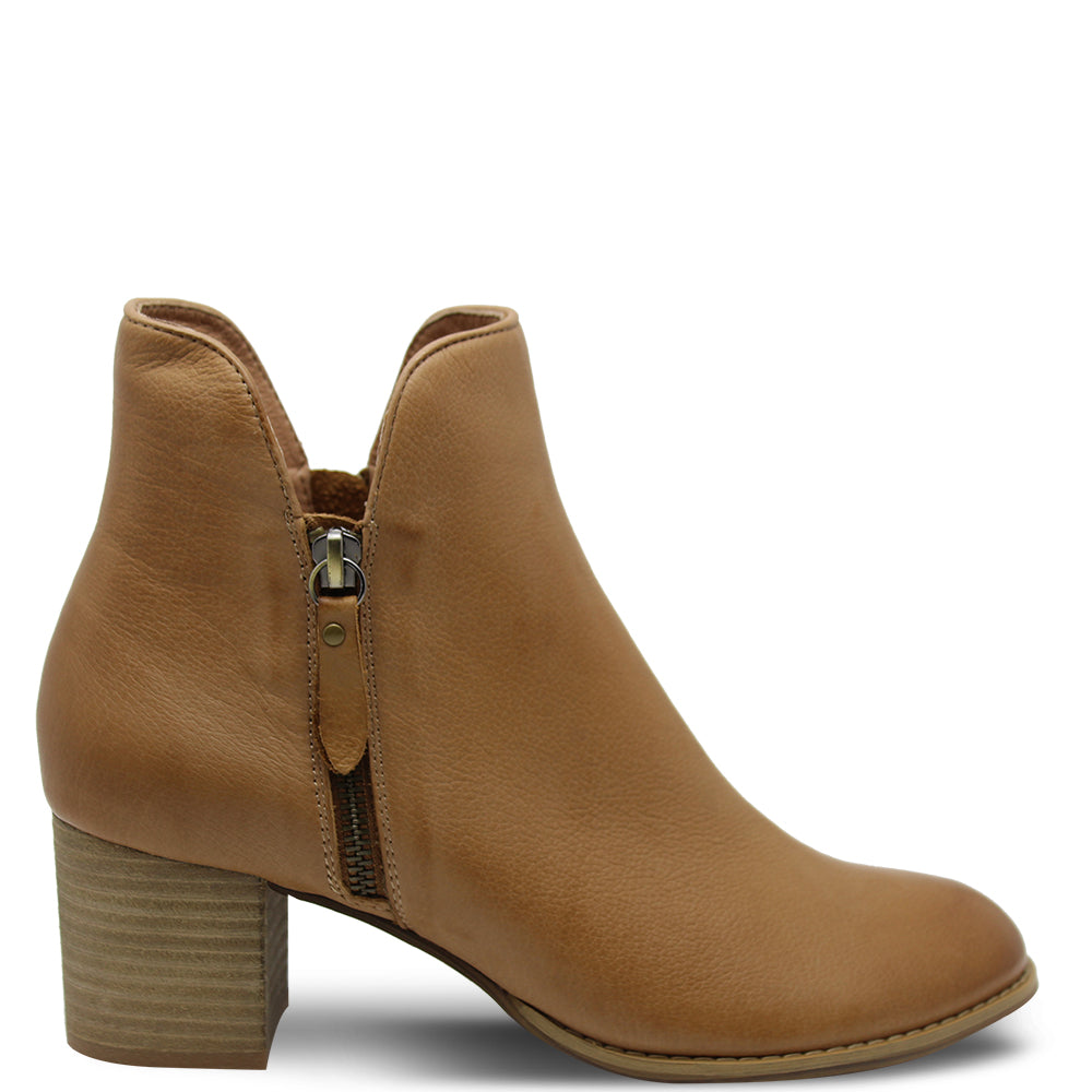 Django & Juliette Shiannely Women's Dark Tan Heel Boot