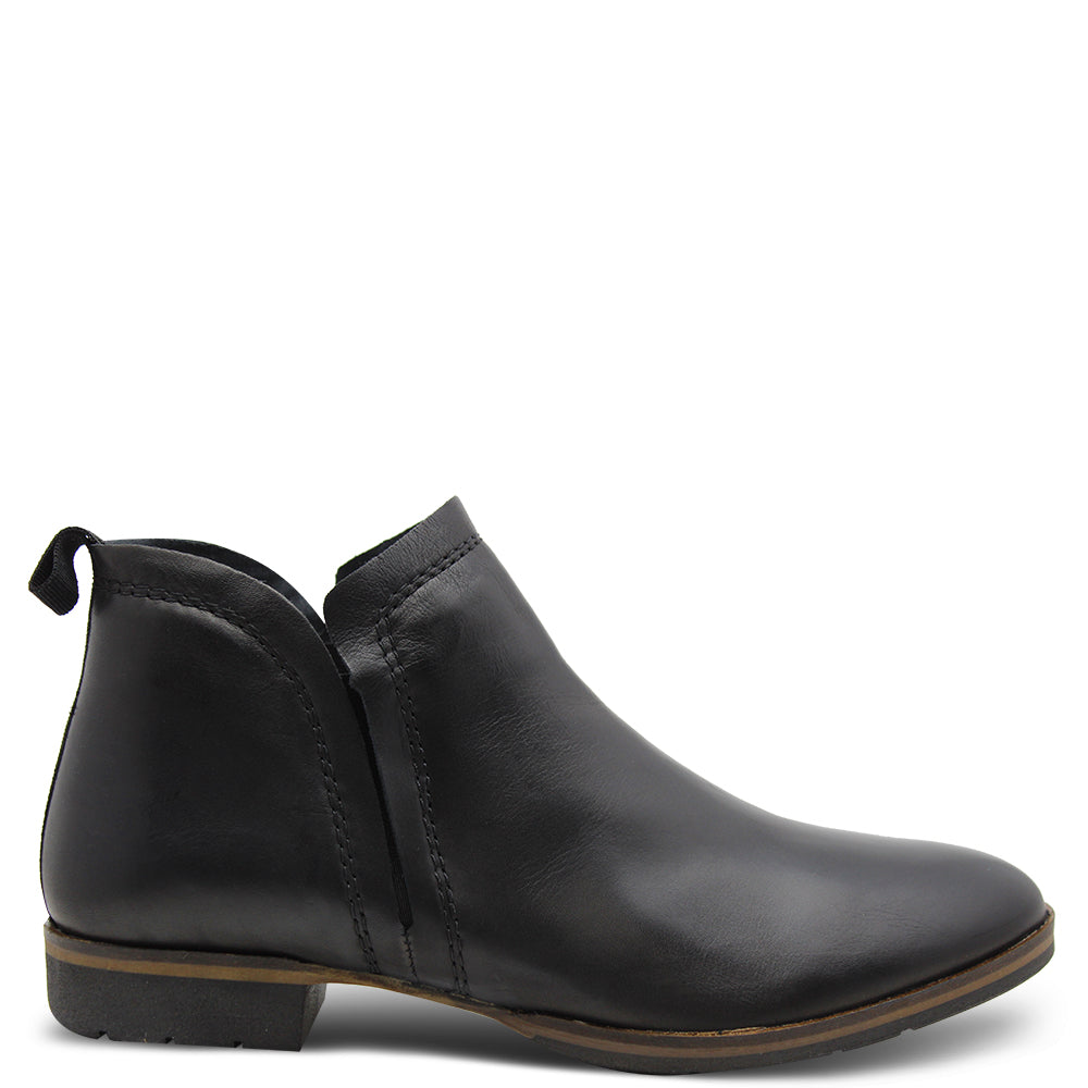 Eos Gaid Women's Leather Ankle Boot Black