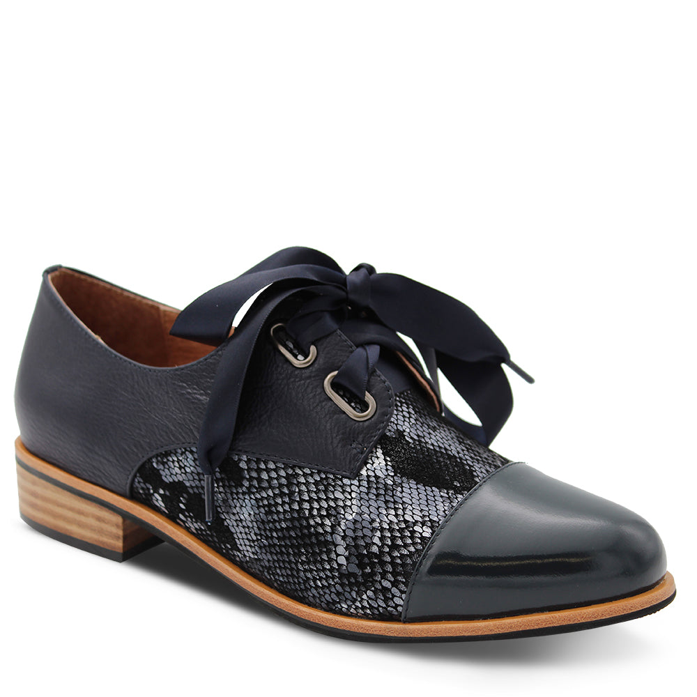 Bresley Avit Women's Flat Court Shoes Navy