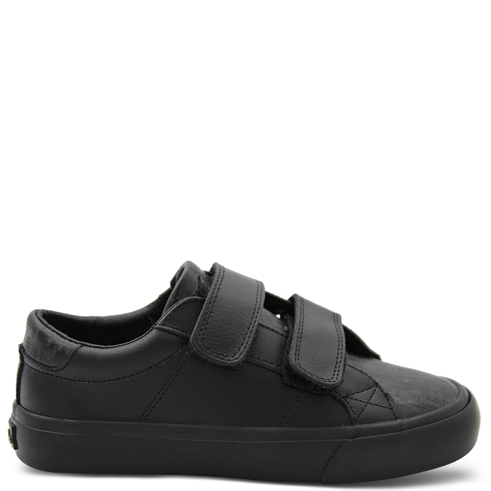 Clarks Survivor Strap Kids Black Velcro sneaker