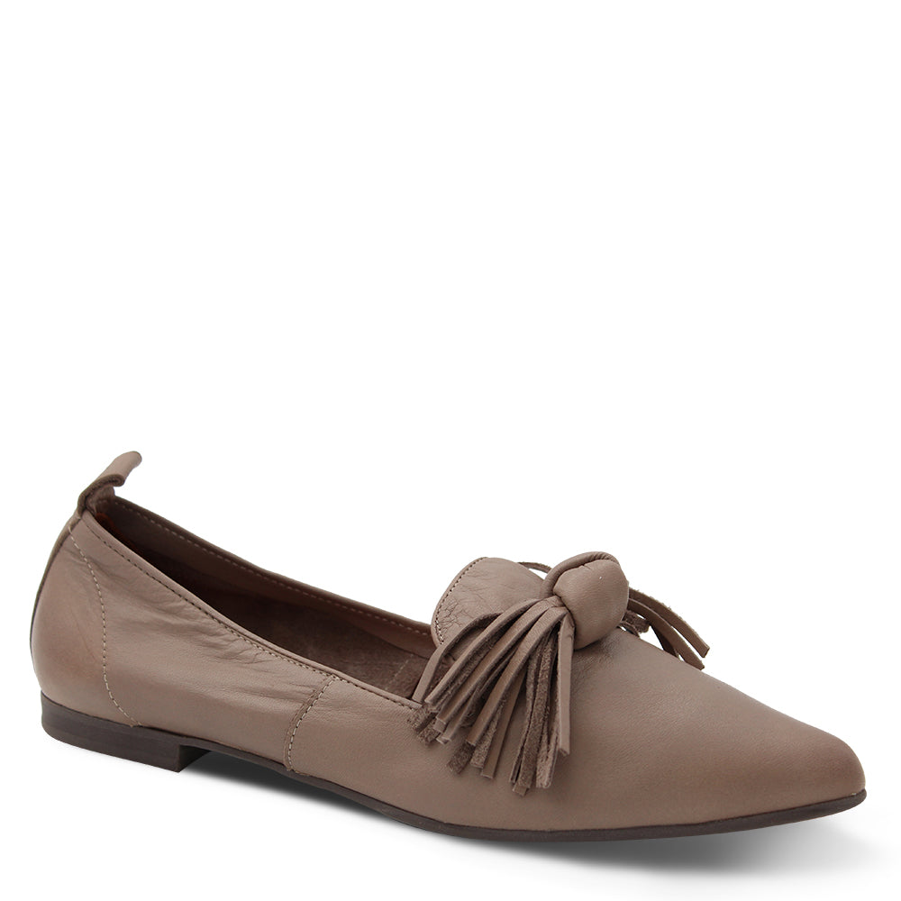 Bueno Bestie Women's Flat Dark Stone