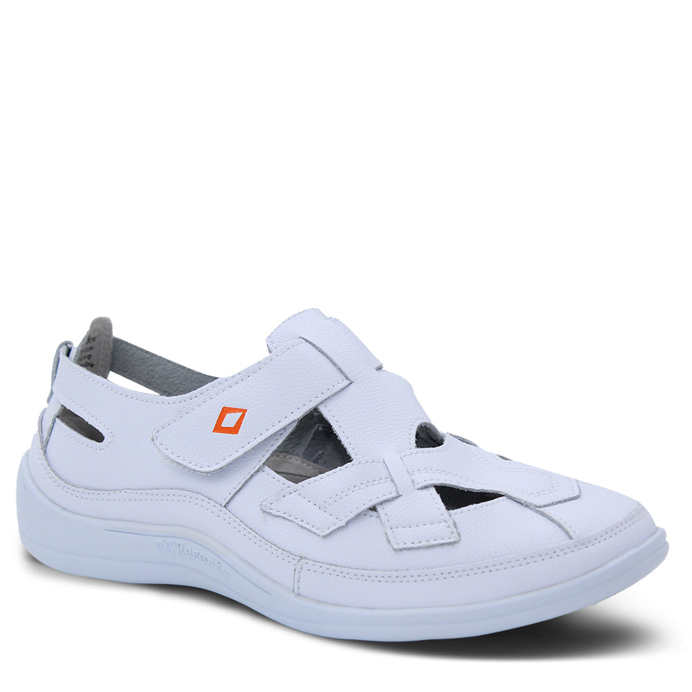 CC Resorts Jackie Lawn Bowls Shoes