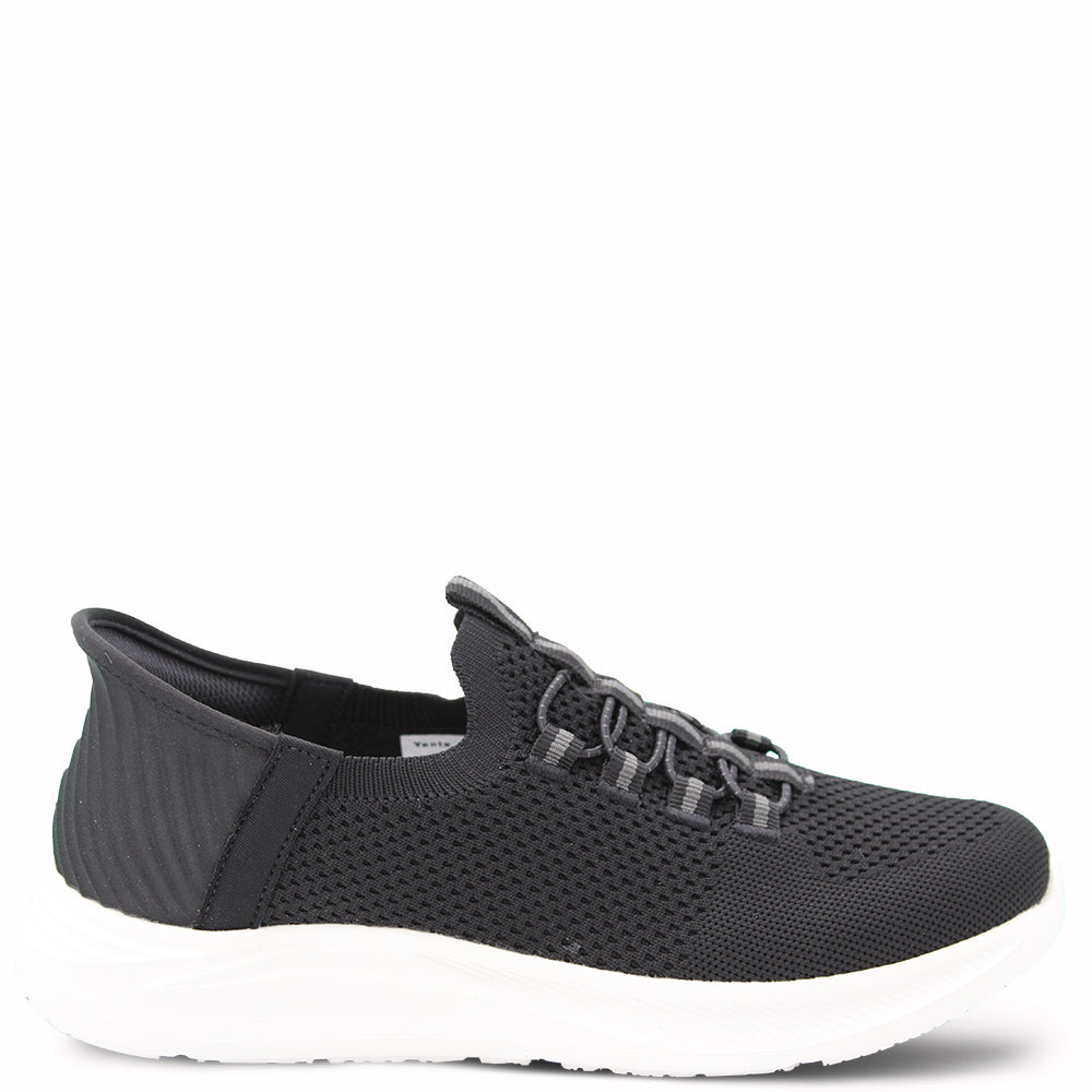 CC Resorts Yenti Women's Slip In Sneakers Black