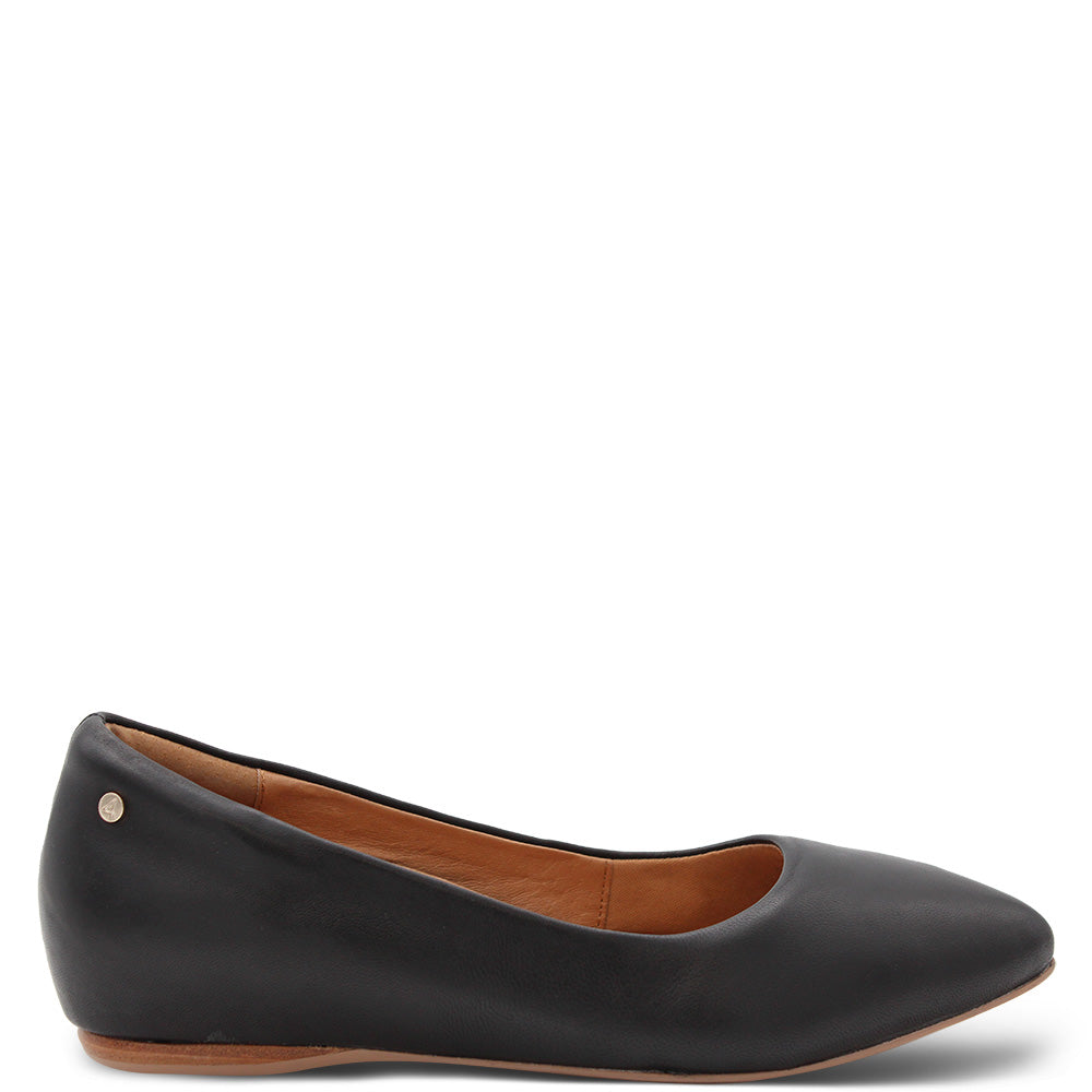 Frankie4 Poppy Women's Flat Court Shoes Black