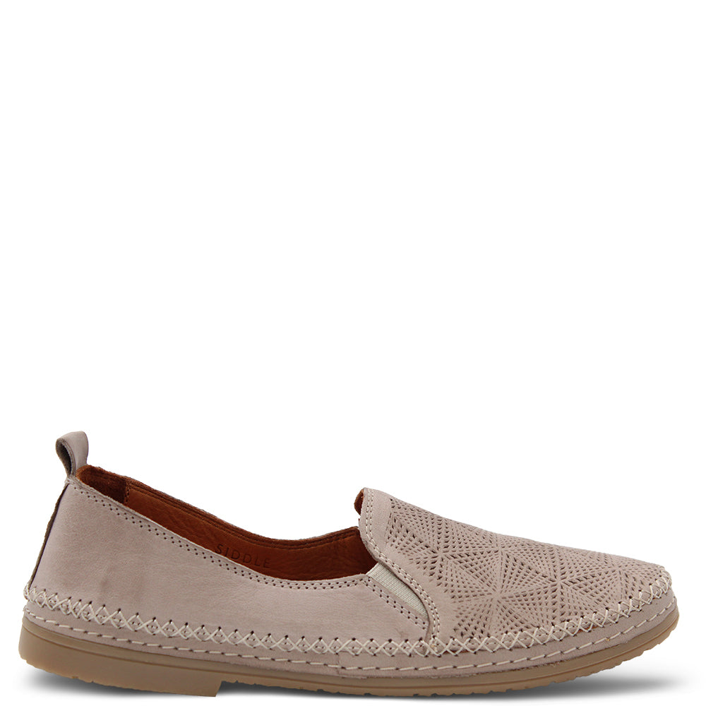 SIDDLE WOMENS FLAT COURT