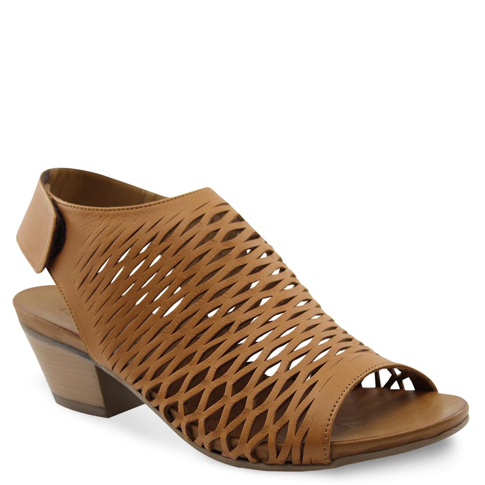 Bueno Ruby Coconut Womens Sandal