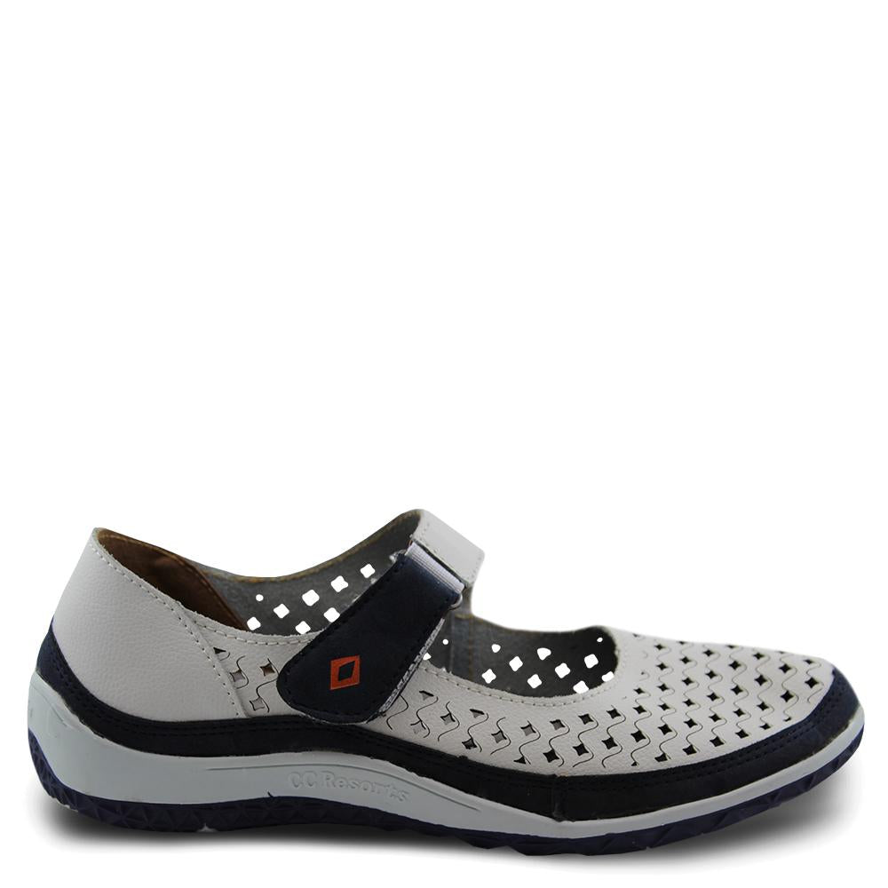 CC Resorts Monday White Womens Flat