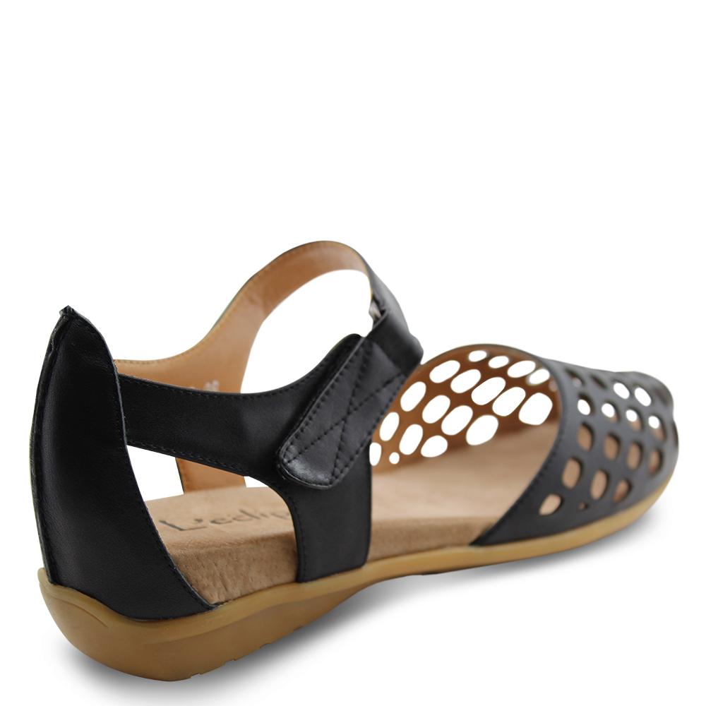 L'eclipse Daquiri womens flat sandal black