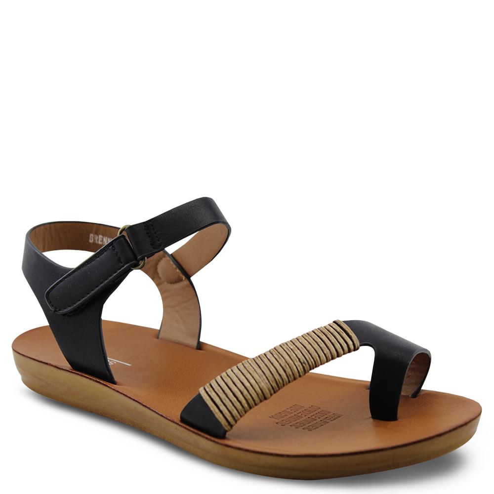 BRENNA FLAT SANDAL