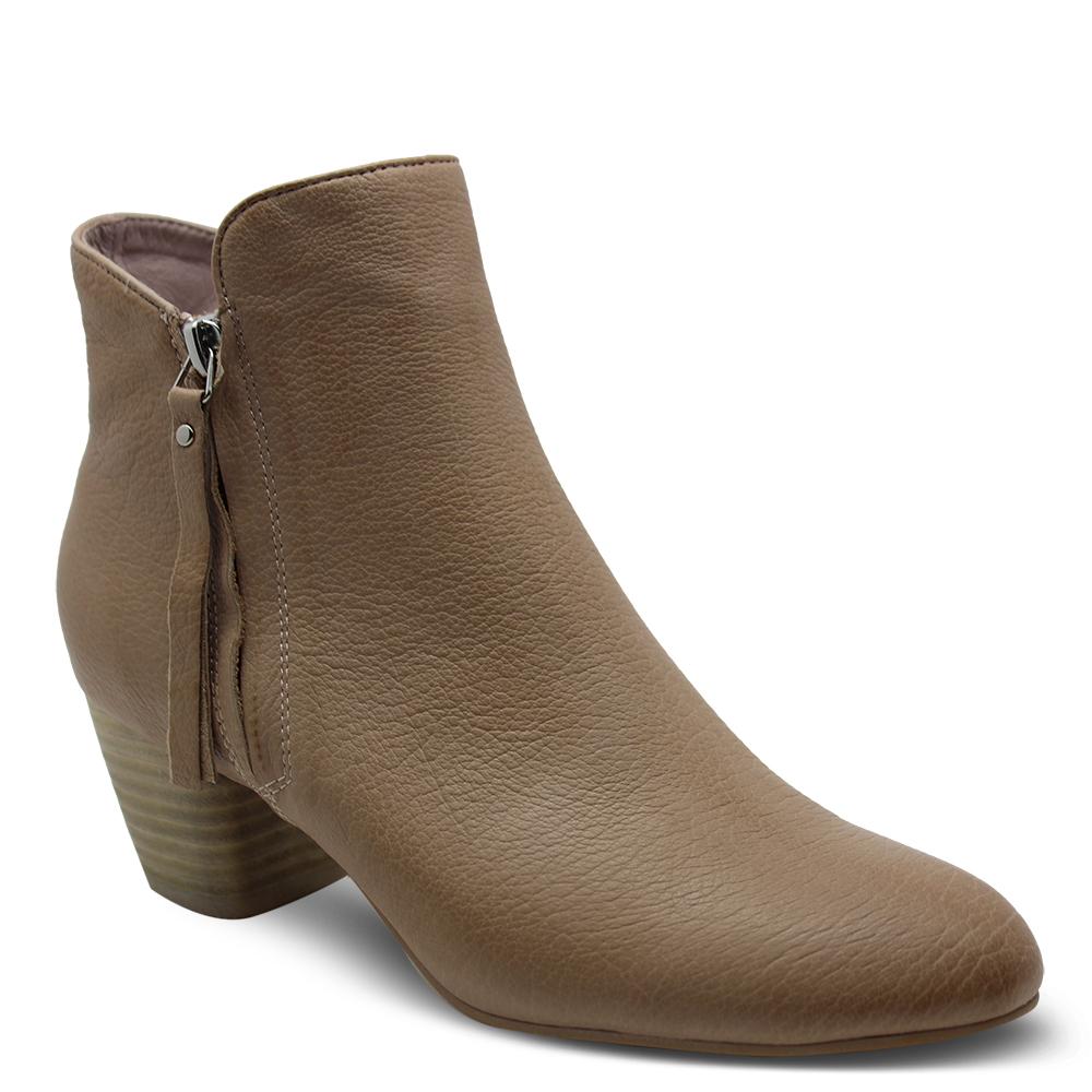 Django & Juliette Demanse womens heel boot 