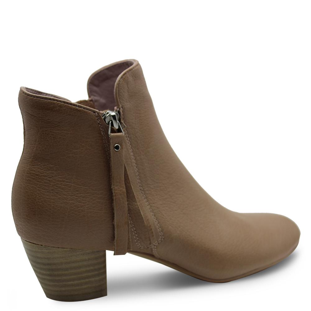 Django & Juliette Demanse womens heel boot 