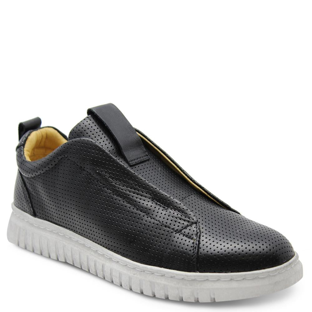 Effegie Clairie Black lifestyle slip on