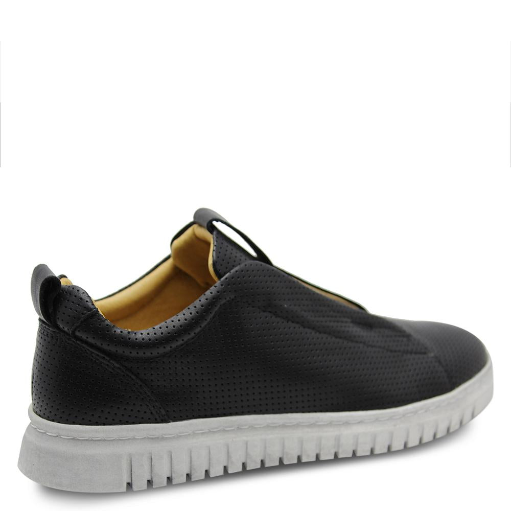 Effegie Clairie Black lifestyle slip on