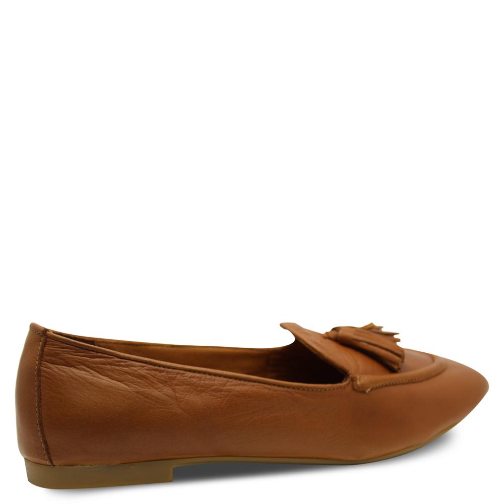 Sala illy tan womens flat court
