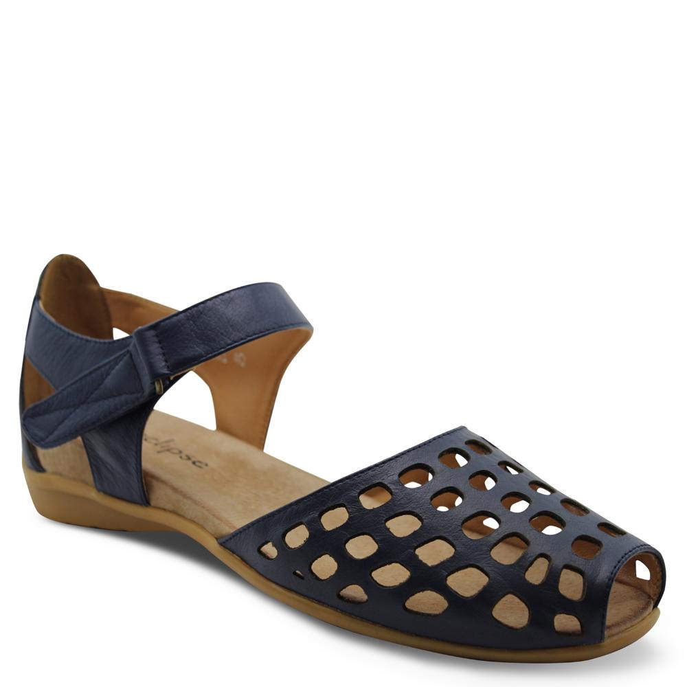 L'eclipse Daquiri womens Navy flat sandal 