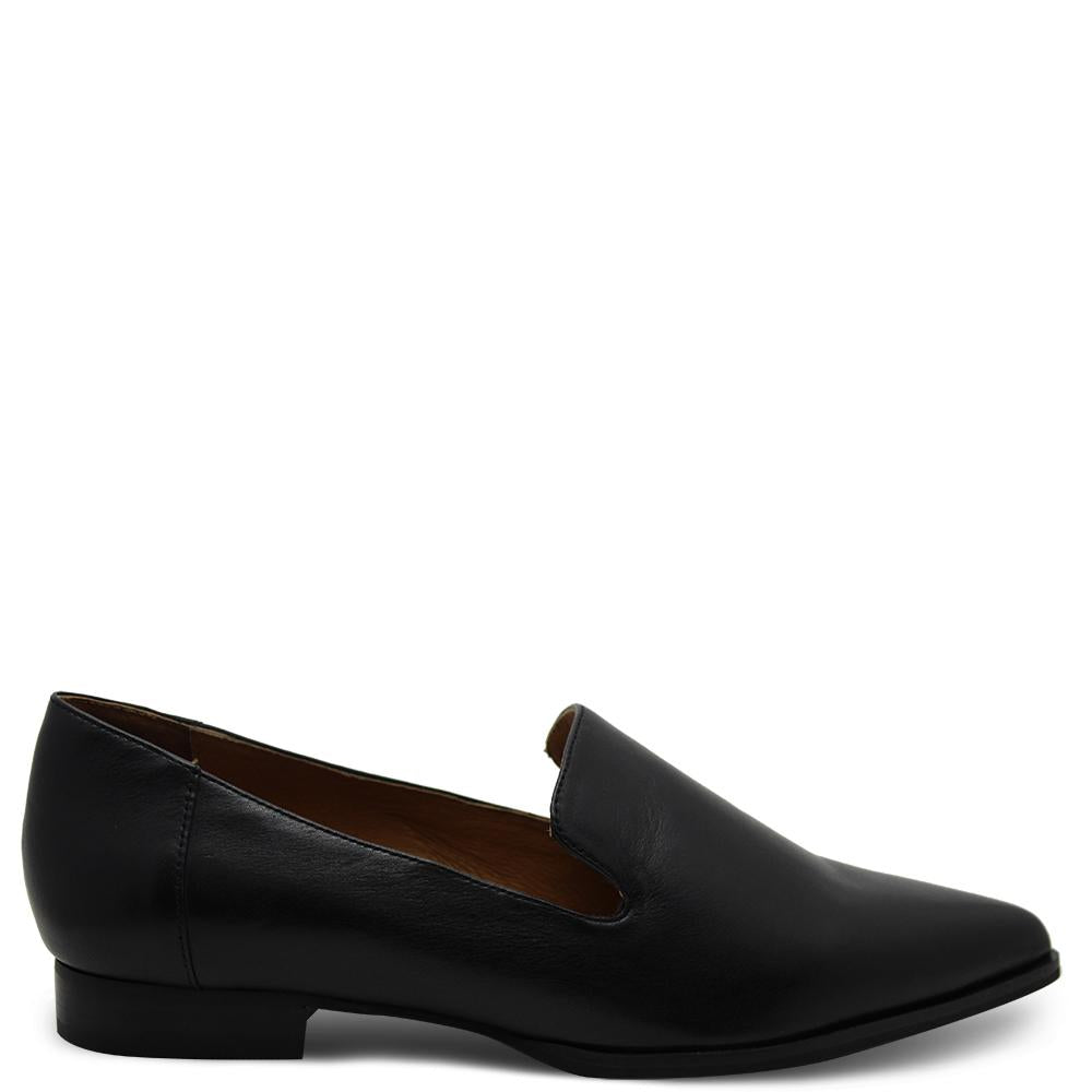 Eos Emil Womens Black Flat 