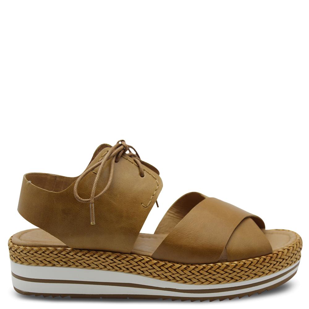 Aldona by Django & Juliette womens wedge 