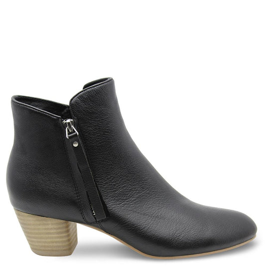 Django & Juliette Demanse womens heel boot 