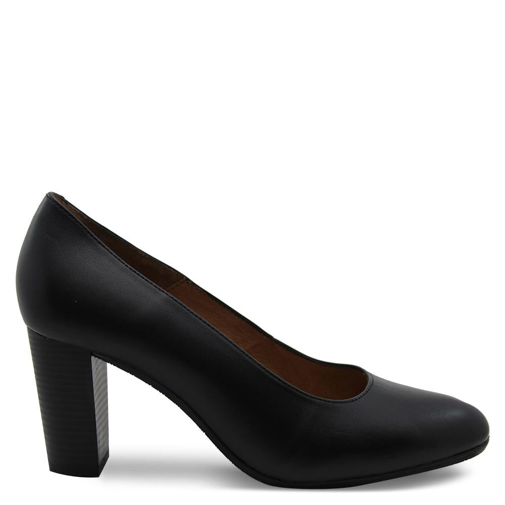 Hostess Aerobics 70 black heel court shoe